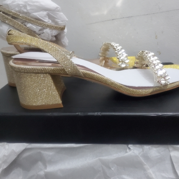 Badgley Mischka Shoes Badgley Mischka Womens Harlow Ankle Strap
